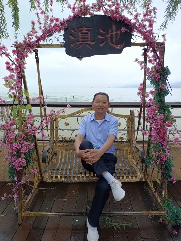 奋斗的第一张照片--咸阳相亲服务中心
