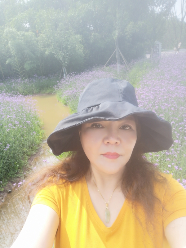 宛霞的第三张照片--咸阳相亲服务中心