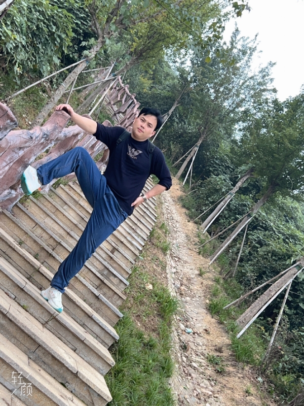 择一人白头偕老的第二张照片--咸阳相亲服务中心