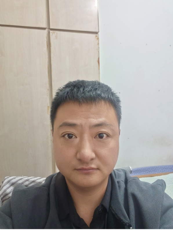 追爱大叔的第一张照片--咸阳相亲服务中心