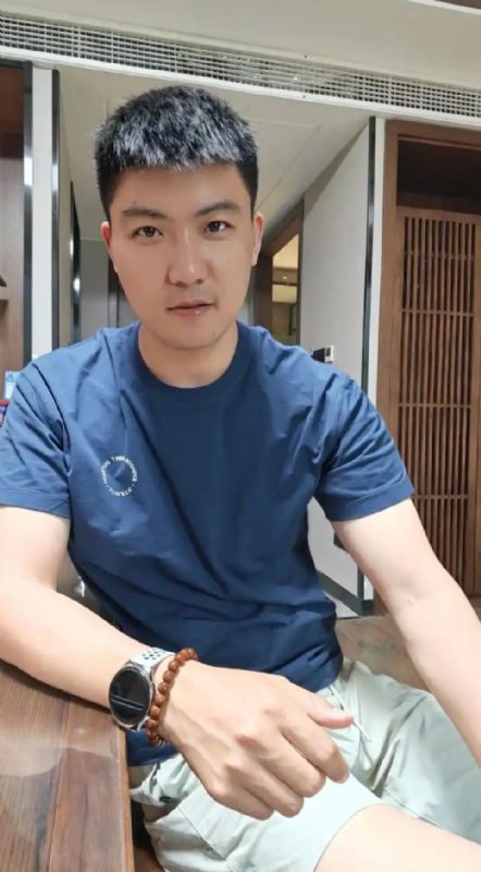 大鹏展翅的第一张照片--咸阳相亲服务中心