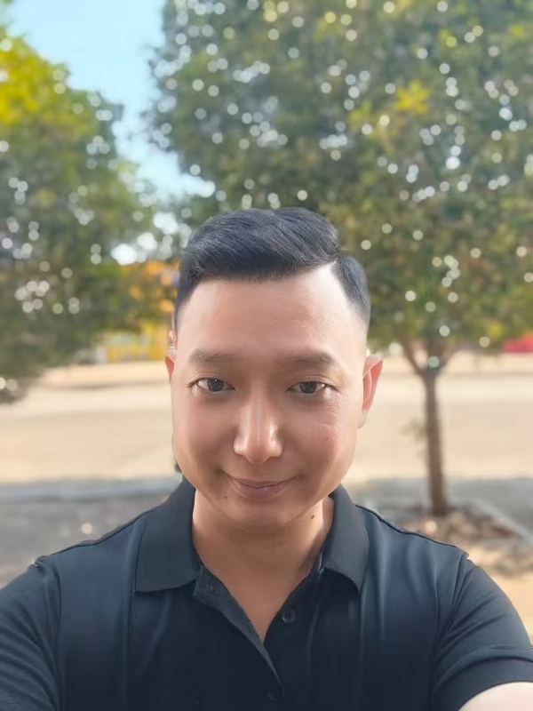 巷子里的猫的第一张照片--咸阳相亲服务中心