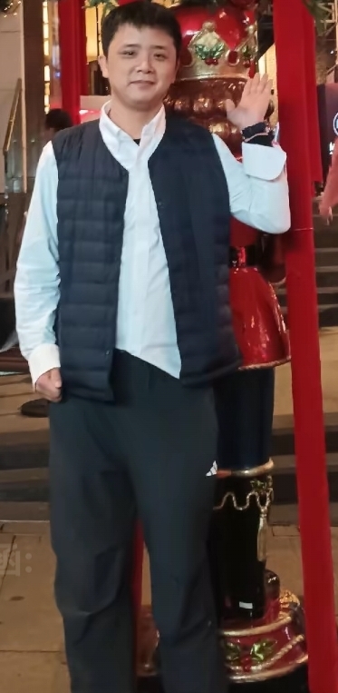 龙的陪伴的第一张照片--咸阳相亲服务中心