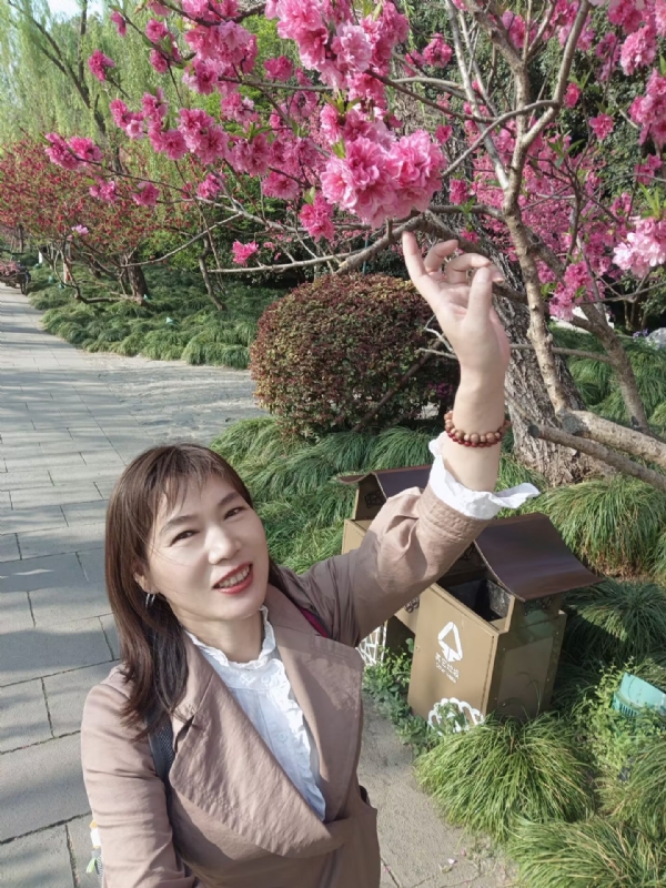 丽娜的第四张照片--咸阳相亲服务中心