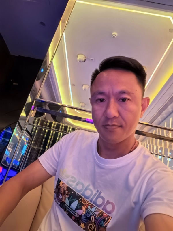 辞岸的第一张照片--咸阳相亲服务中心