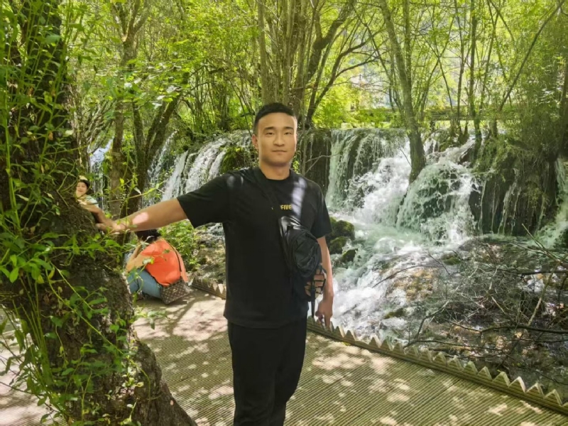 不管多累的第一张照片--咸阳相亲服务中心