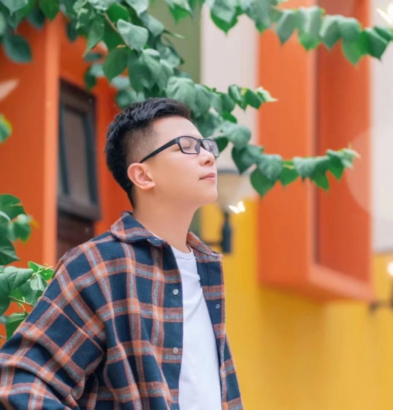 版本之子的第一张照片--咸阳相亲服务中心